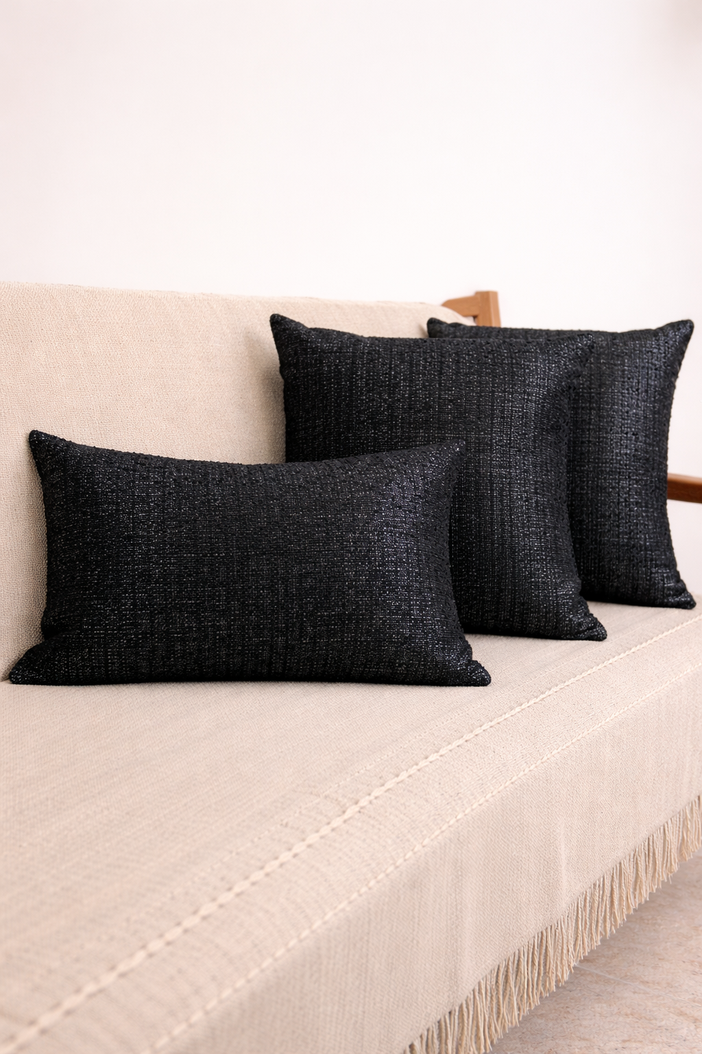 Almofada Decorativa Preta – Conforto e Sofisticação